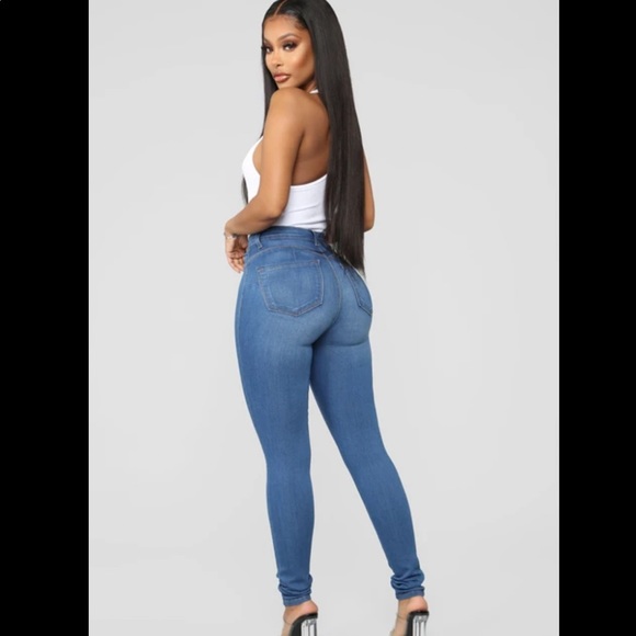 Fashion Nova Classic Beauty Skinny Jeans Med Wash - Picture 2 of 8
